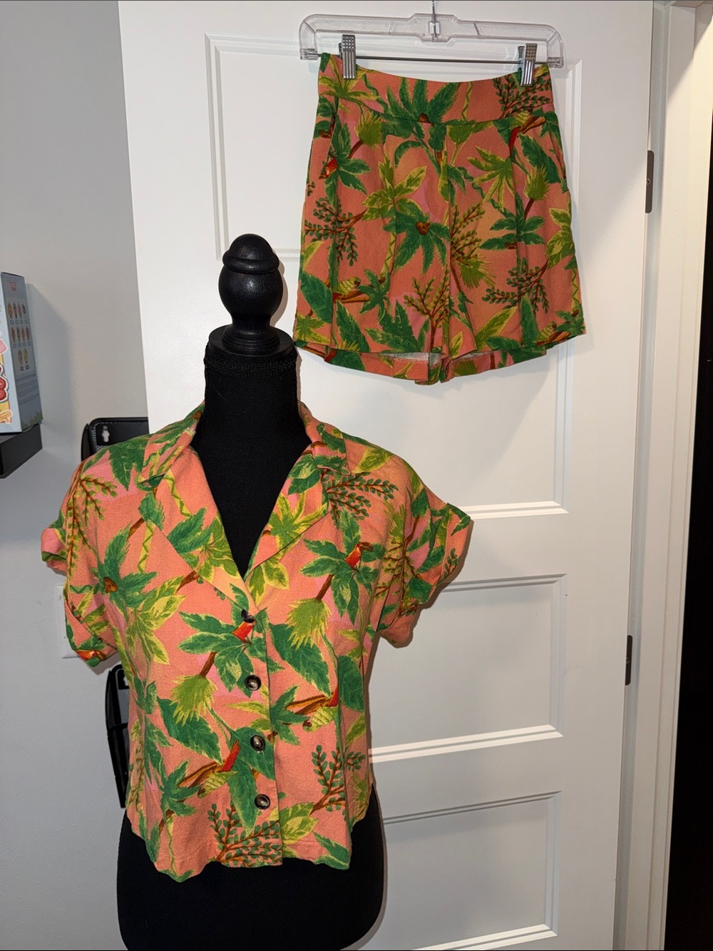 Monteau Linen / Rayon Blend Coral Tropical Print Shorts & Top Set S